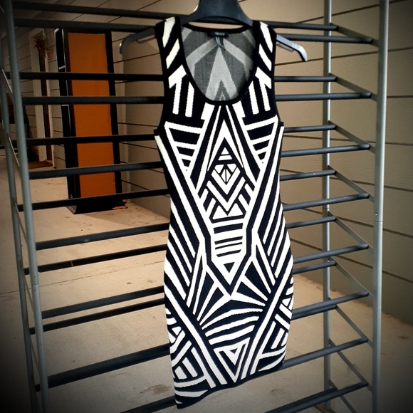 NWOT Forever 21 Geoprint Bodycon Mini Dress - Picture 2 of 8